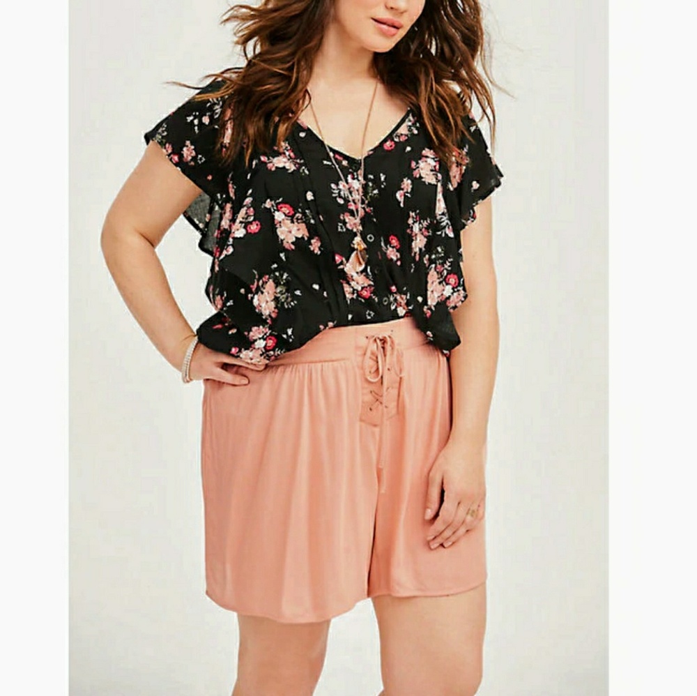 NWOT Torrid Shorts - Picture 1 of 3